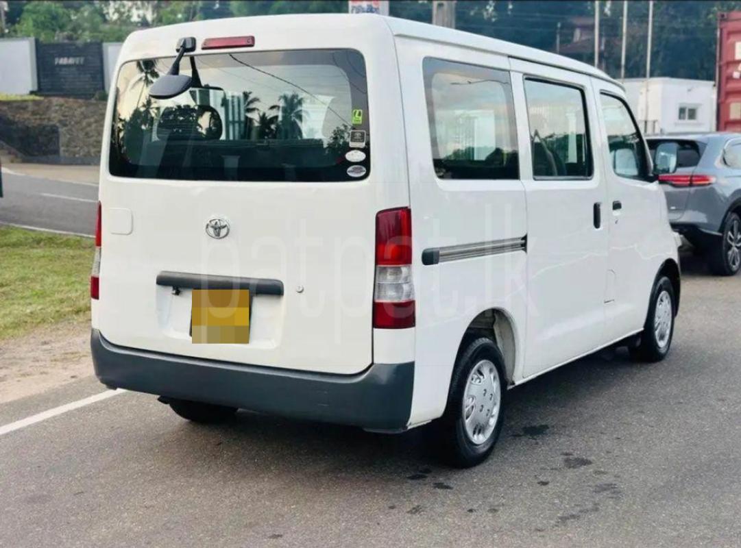 Toyota LiteAce 2011 - Used Van sale in Sri Lanka - patpat.lk