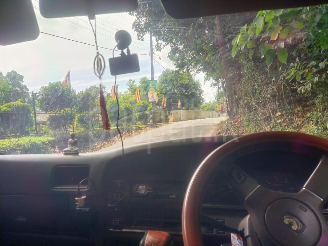 Nissan Caravan 1995 - பயன்படுத்தப்பட்டது வேன் sale in Sri Lanka - patpat.lk