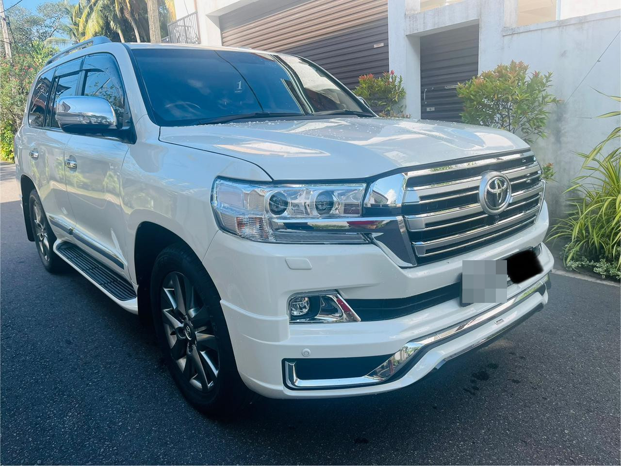 Toyota Land Cruiser 2015 - பயன்படுத்தப்பட்டது SUV sale in Sri Lanka - patpat.lk