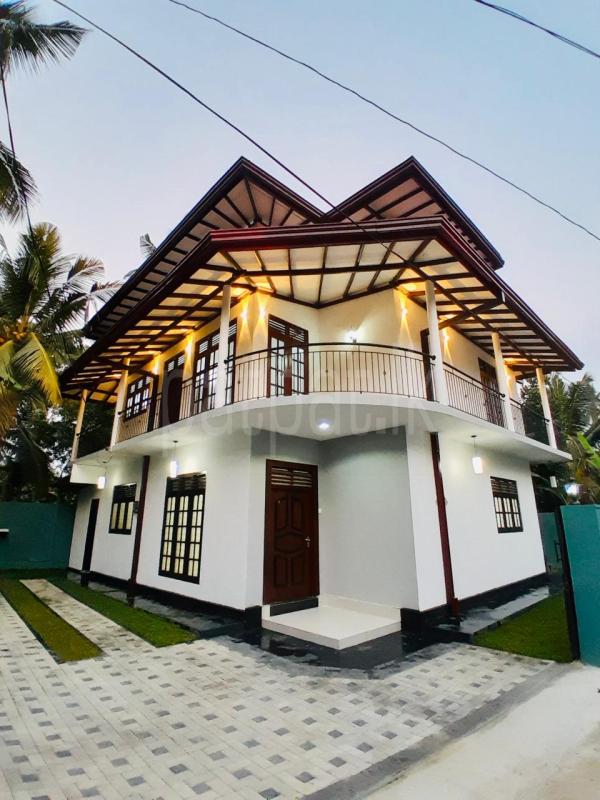 House for Sale in Athurugiriya
