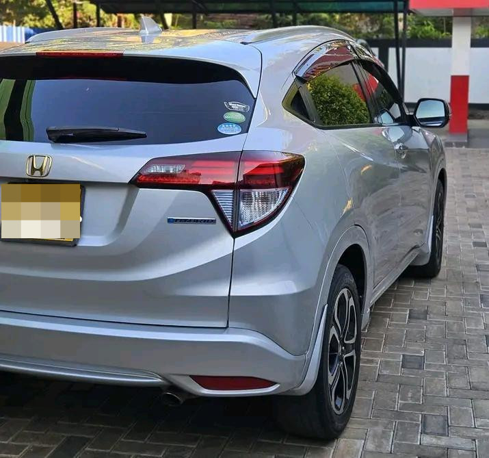 Honda Vezel 2014 - භාවිතා කරන ලද SUV රථය sale in Sri Lanka - patpat.lk