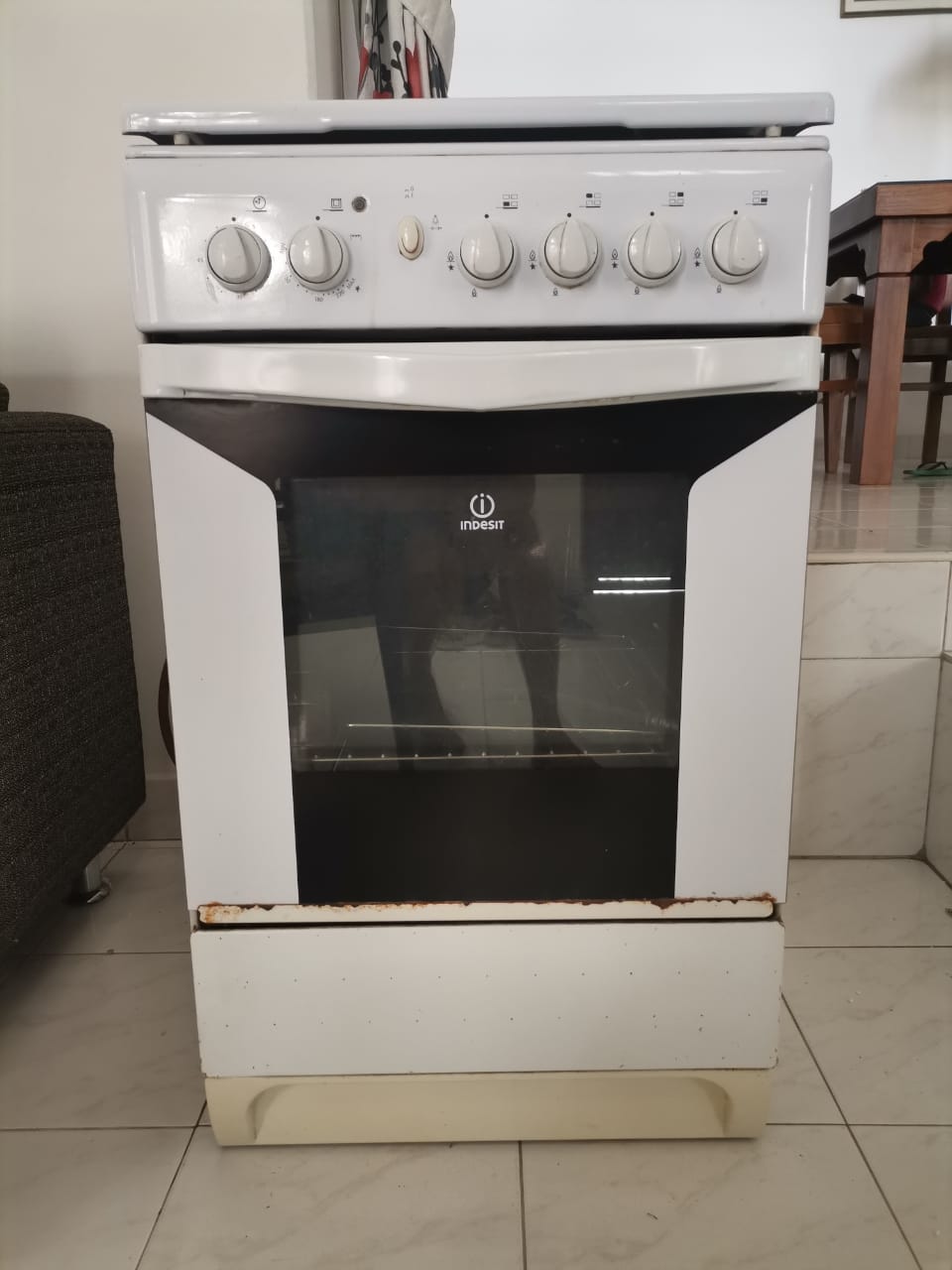 Indesit Cooker with Oven