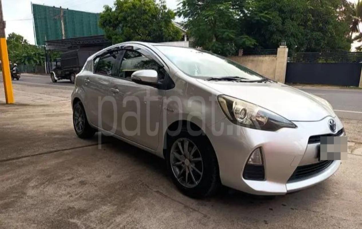 Toyota Aqua 2013 - பயன்படுத்தப்பட்டது கார் sale in Sri Lanka - patpat.lk