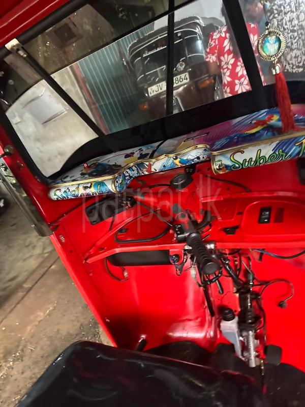 Bajaj 2 stroke 2004 - භාවිතා කරන ලද ත්‍රිරෝද රථය sale in Sri Lanka - patpat.lk