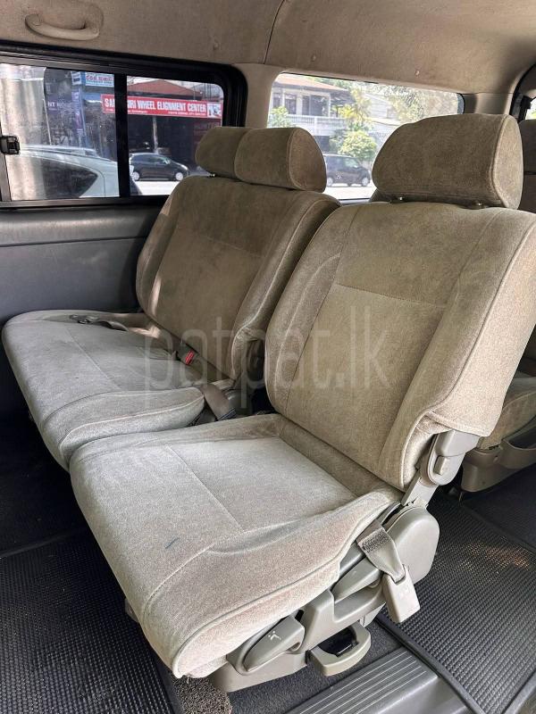 Toyota Hiace 2007 - பயன்படுத்தப்பட்டது வேன் sale in Sri Lanka - patpat.lk