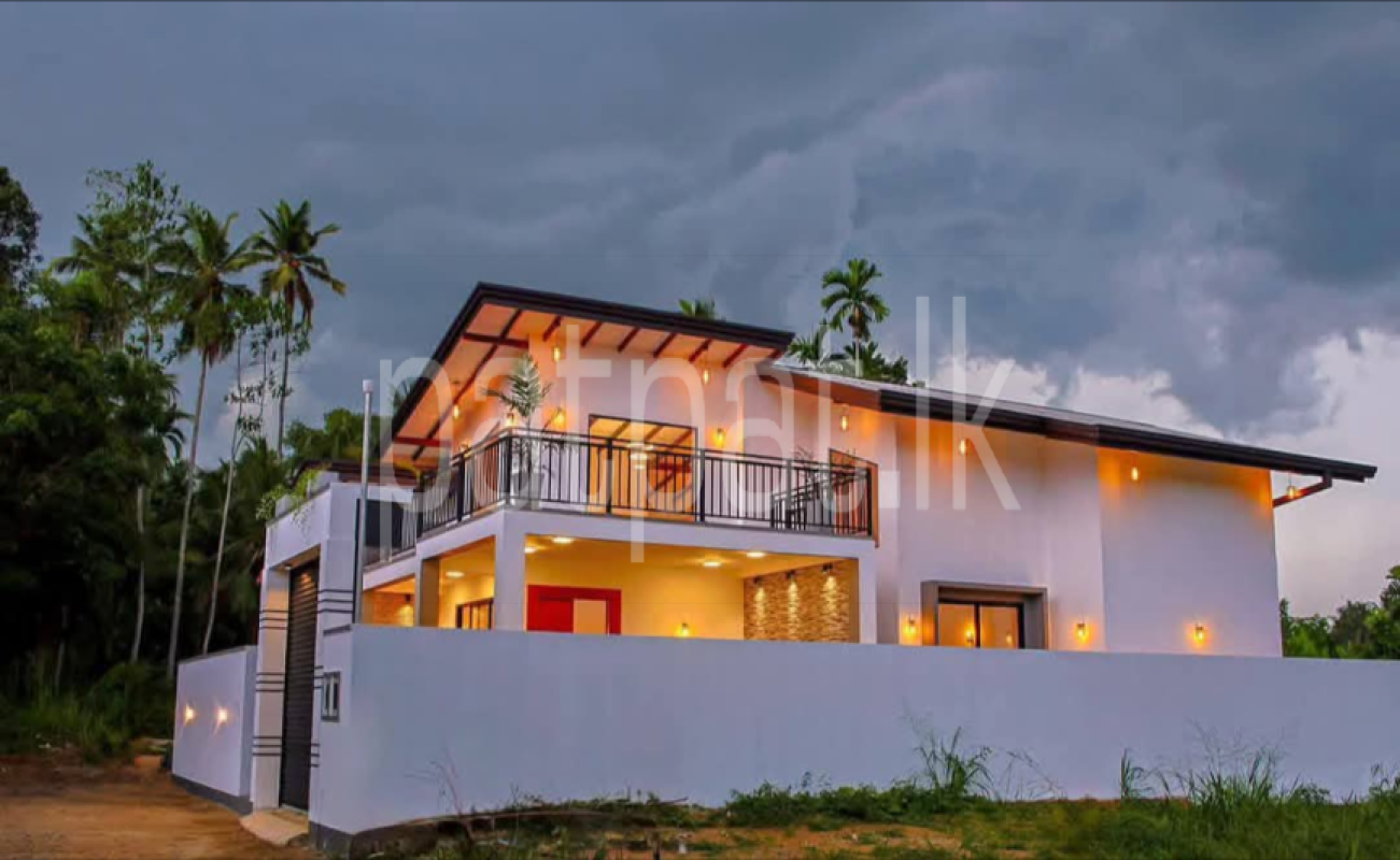 House for Sale in Athurugiriya