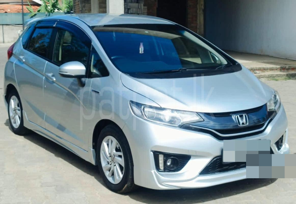 Honda Fit 2013 - மறுசீரமைக்கப்பட்டது கார் sale in Sri Lanka - patpat.lk