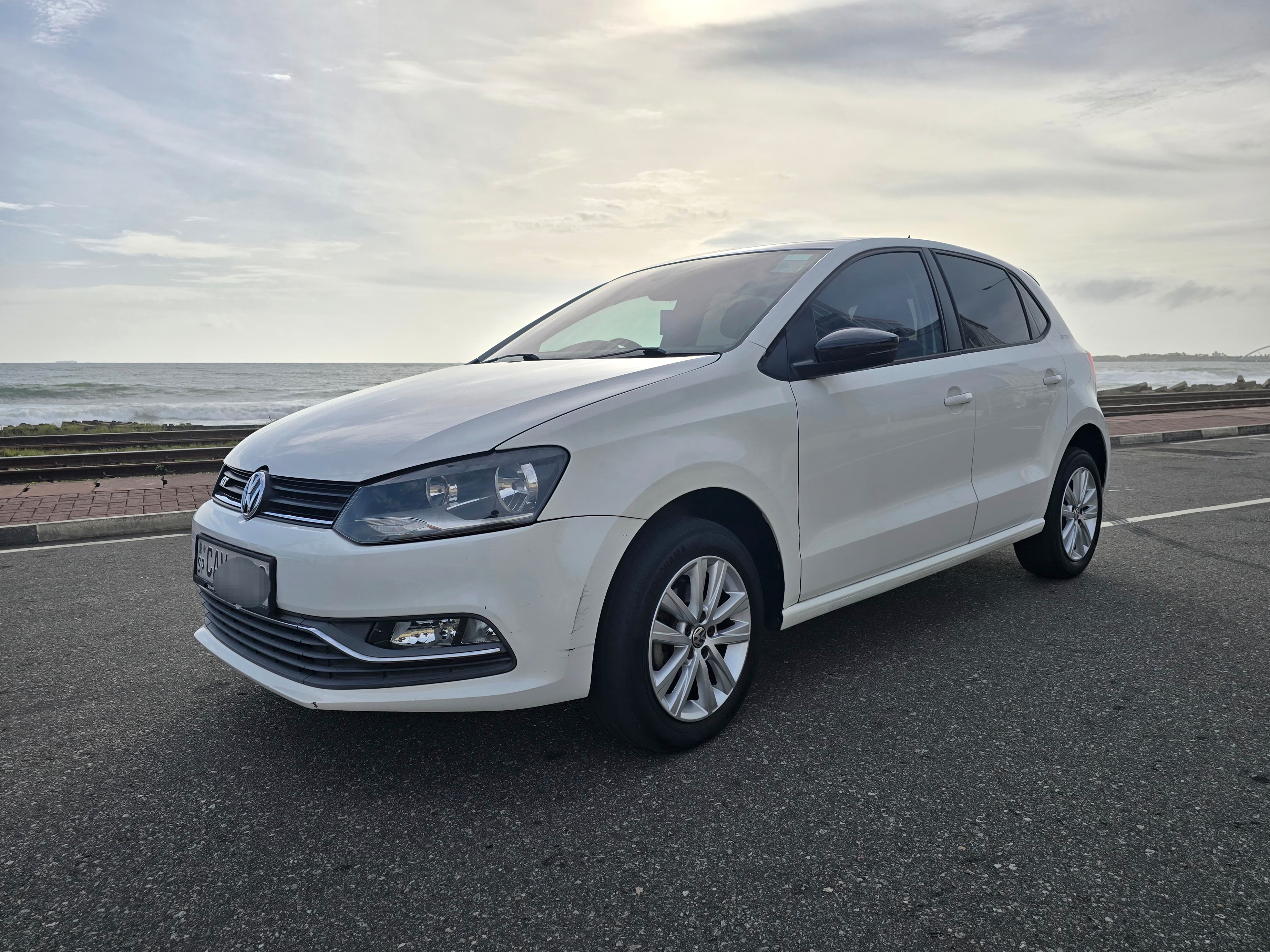 Volkswagen Polo 2016 - பயன்படுத்தப்பட்டது கார் sale in Sri Lanka - patpat.lk