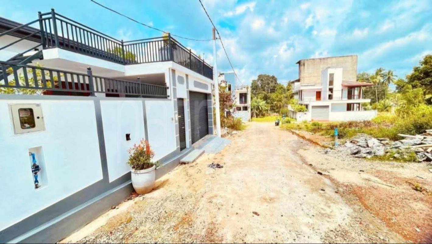 House for Sale in Athurugiriya ads-image-1