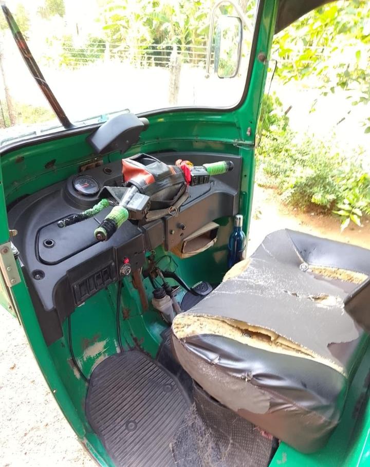 Bajaj 4 stroke 2014 - பயன்படுத்தப்பட்டது முச்சக்கர வண்டி sale in Sri Lanka - patpat.lk
