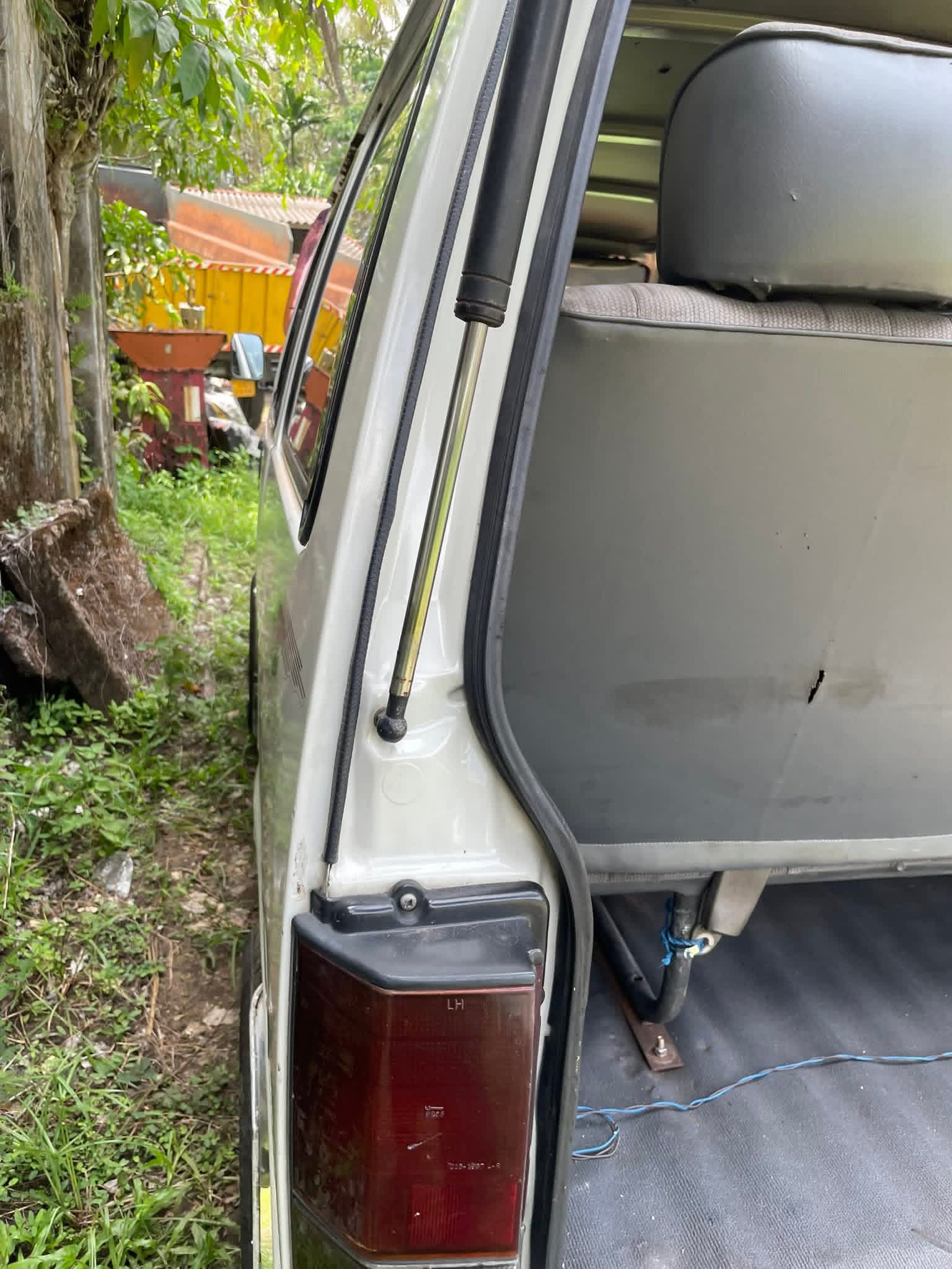 Nissan Vanette 1990 - Used Van sale in Sri Lanka - patpat.lk
