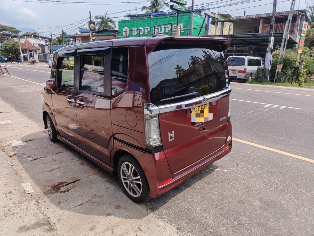 Honda N BOX 2016 - பயன்படுத்தப்பட்டது வேன் sale in Sri Lanka - patpat.lk
