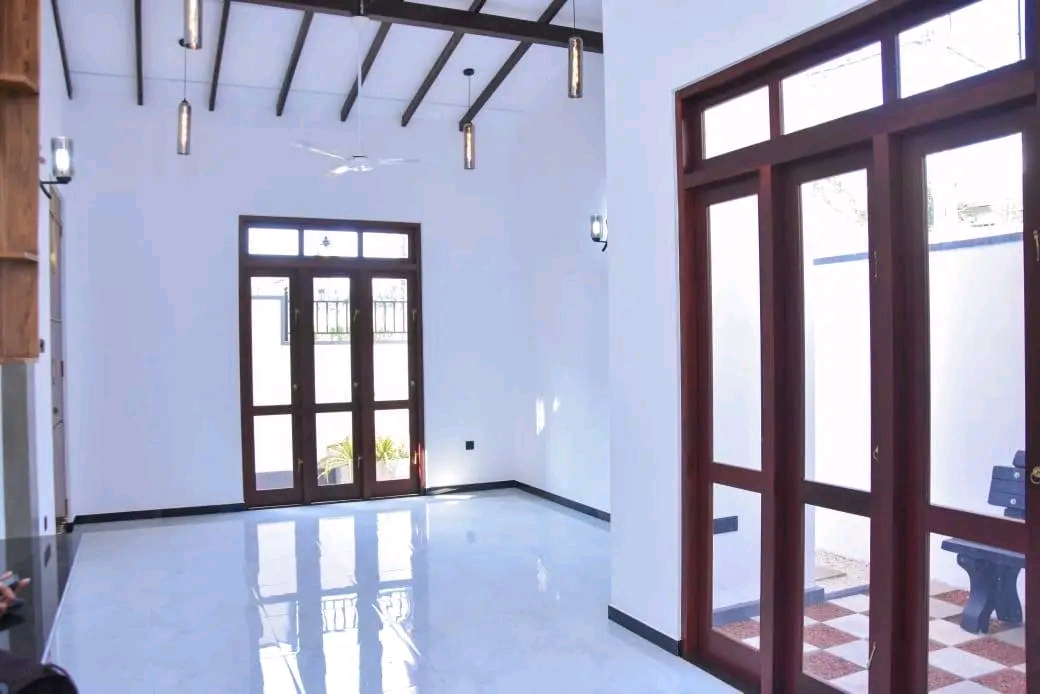 House for Sale in Athurugiriya