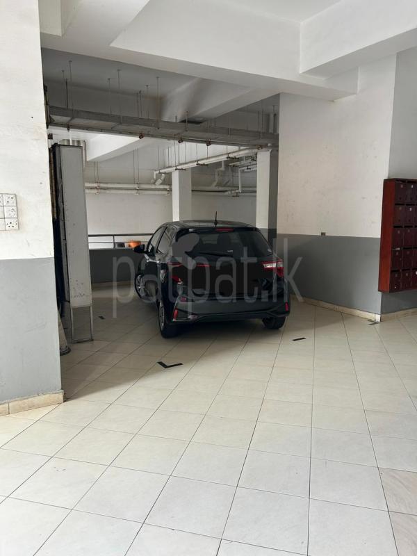 Unfurnished Apartment for Sale in Bambalapitiya (Colombo 04)