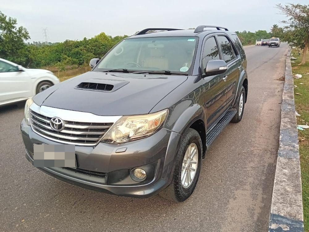 Toyota Fortuner 2013 ads-image-1