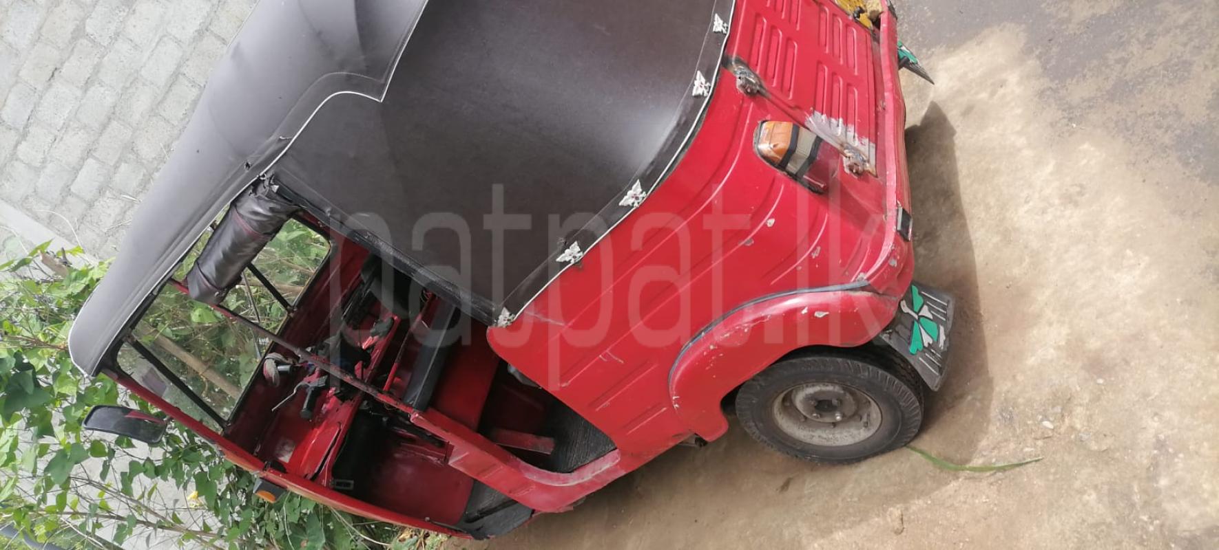 Bajaj Three Wheel 2006 - பயன்படுத்தப்பட்டது முச்சக்கர வண்டி sale in Sri Lanka - patpat.lk