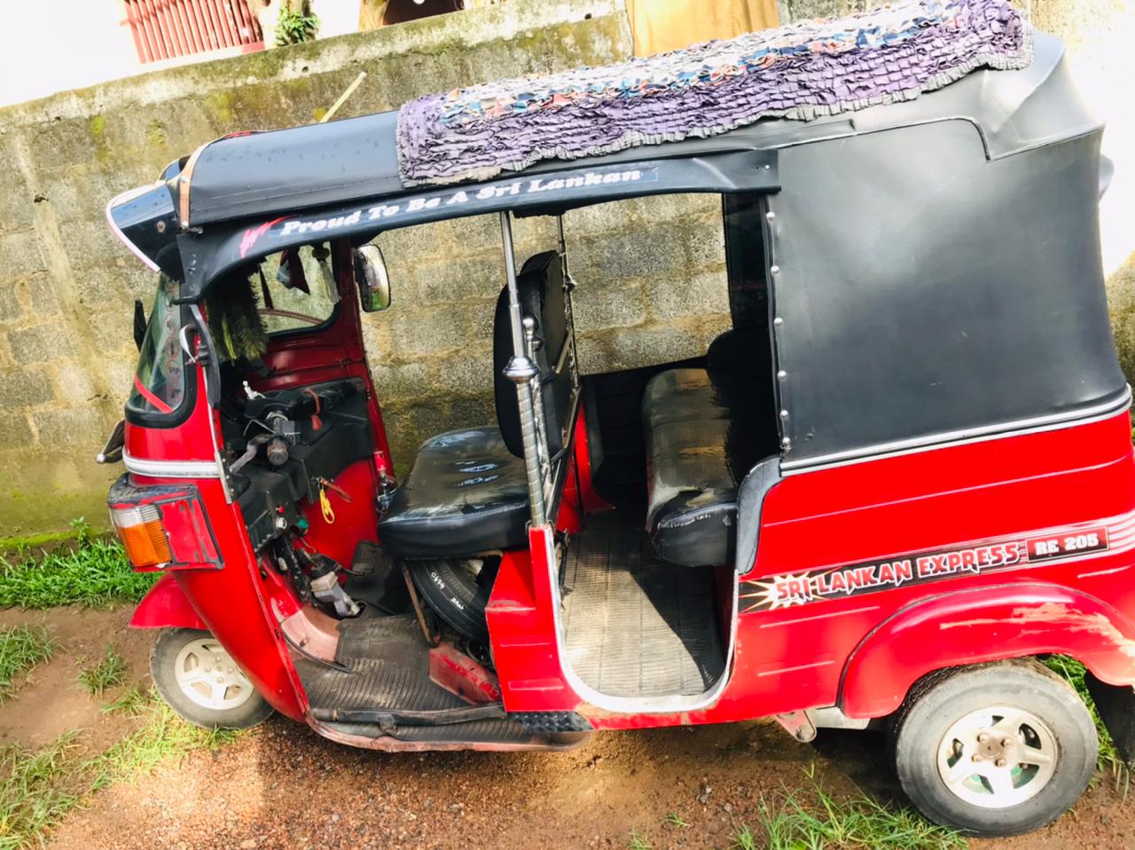Bajaj Three Wheel 2012 - பயன்படுத்தப்பட்டது முச்சக்கர வண்டி sale in Sri Lanka - patpat.lk