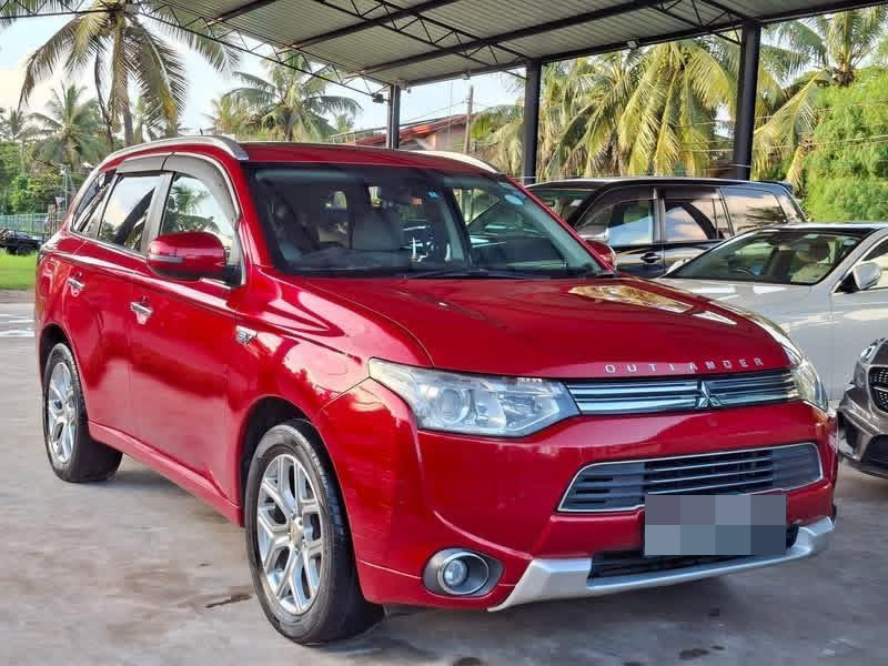 Mitsubishi Outlander 2015 - Used SUV sale in Sri Lanka - patpat.lk