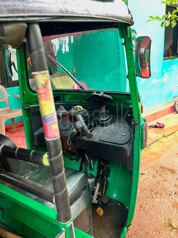 Bajaj 4 stroke 2016 - பயன்படுத்தப்பட்டது முச்சக்கர வண்டி sale in Sri Lanka - patpat.lk