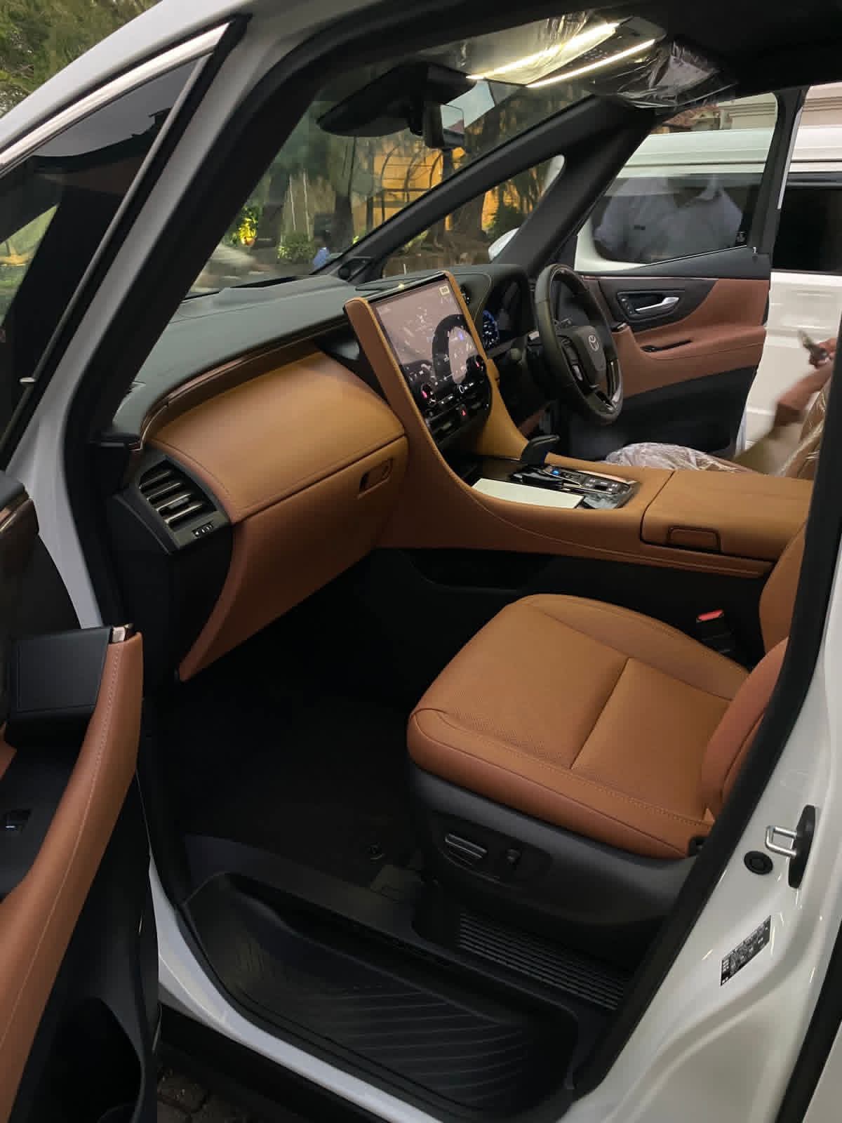 Toyota Alphard 2024 - අලුත් වෑන් රථය sale in Sri Lanka - patpat.lk