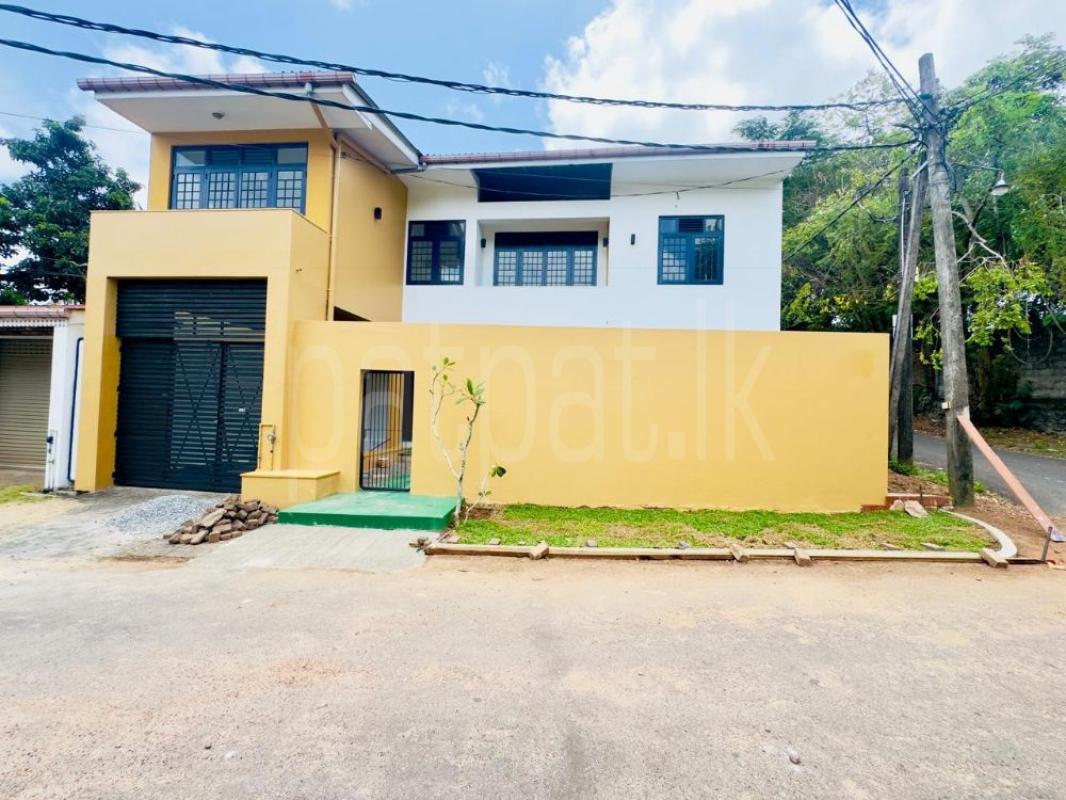 House for Sale in Talawatugoda