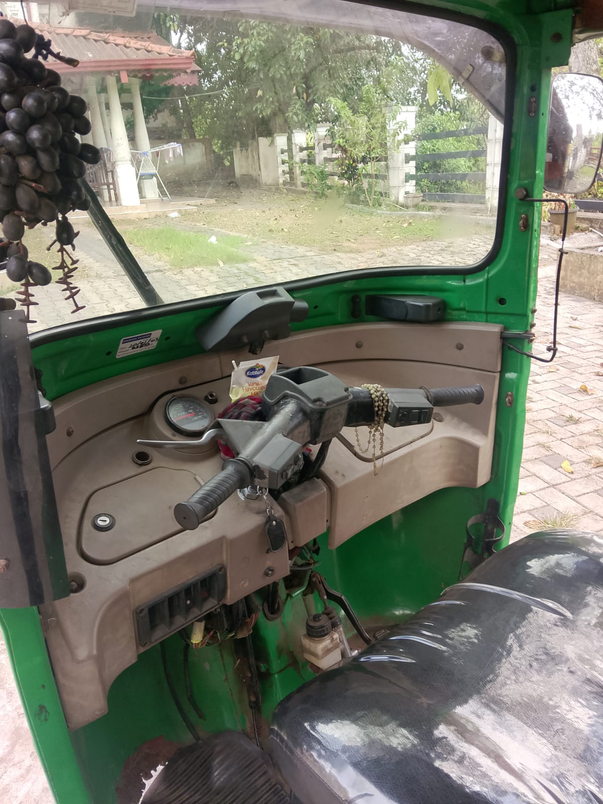 Bajaj Three Wheel 2015 - பயன்படுத்தப்பட்டது முச்சக்கர வண்டி sale in Sri Lanka - patpat.lk