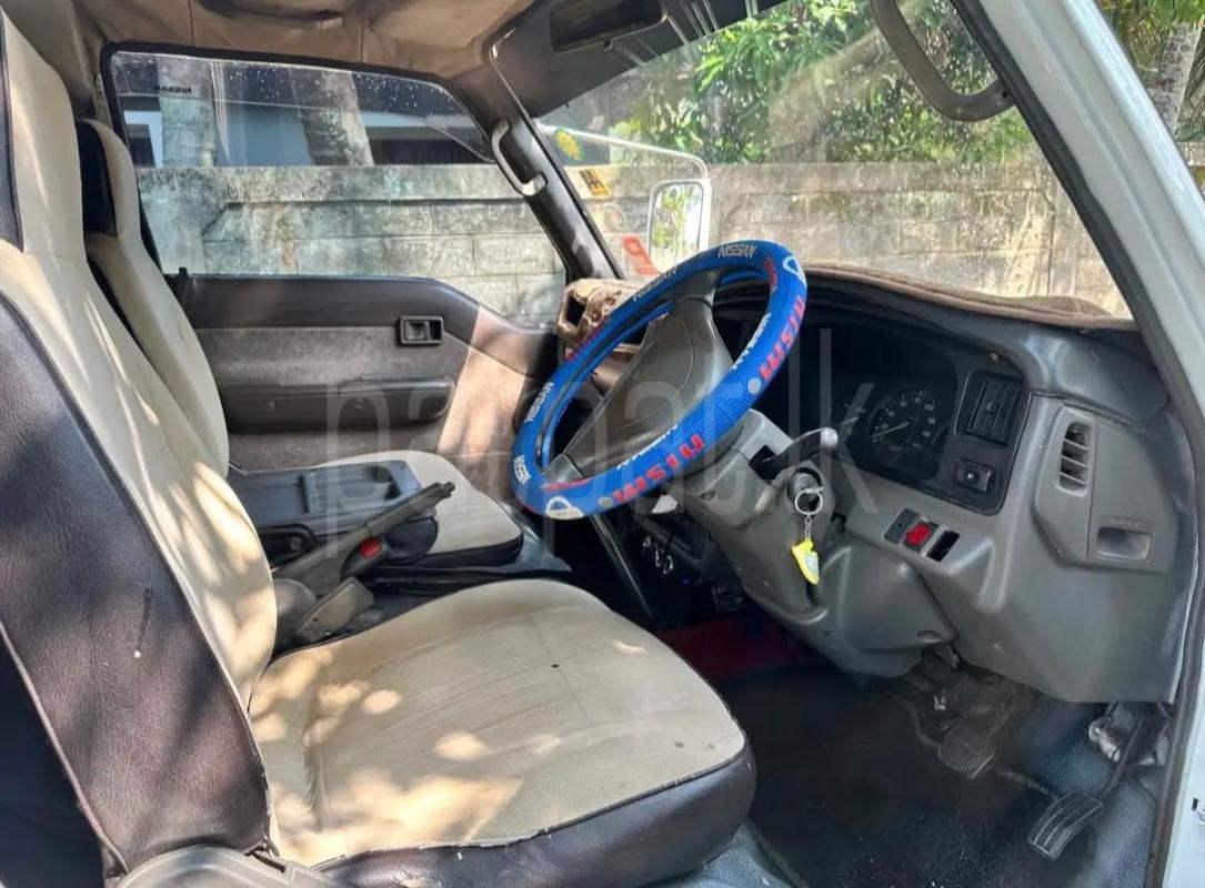 Nissan Caravan 1997 - பயன்படுத்தப்பட்டது வேன் sale in Sri Lanka - patpat.lk
