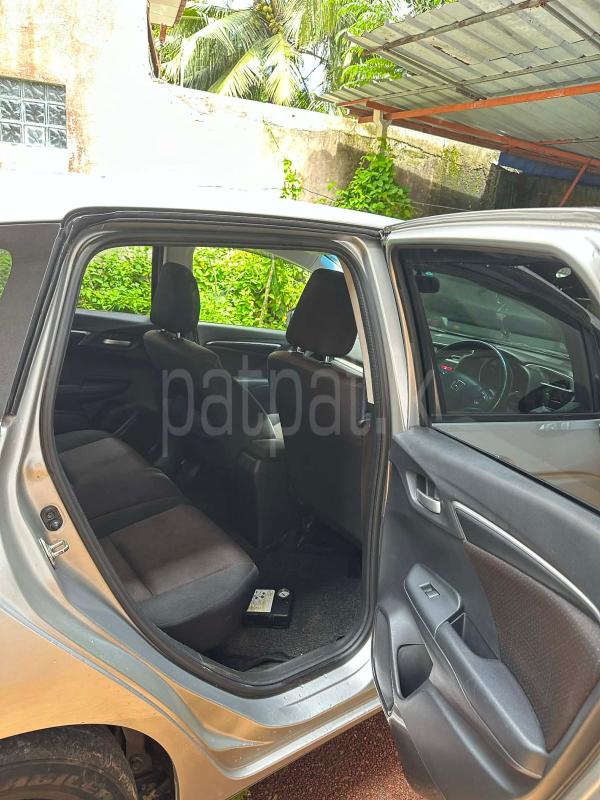 Honda Fit 2015 - பயன்படுத்தப்பட்டது கார் sale in Sri Lanka - patpat.lk