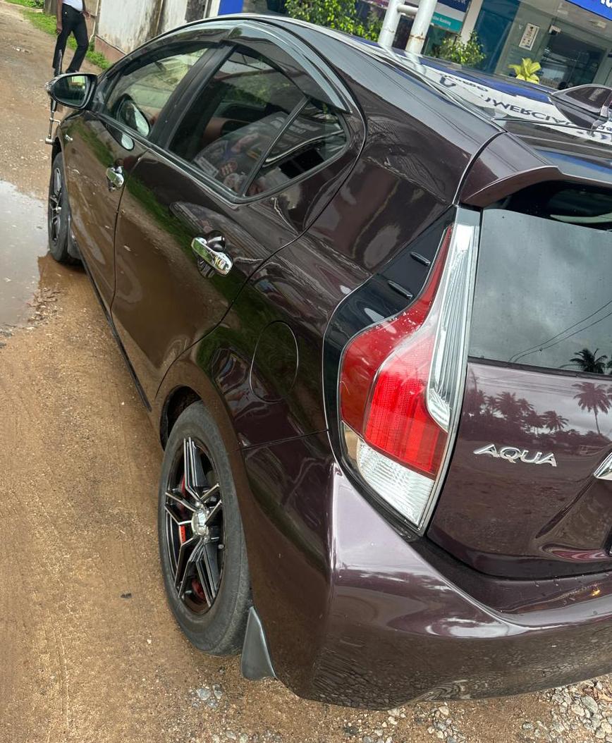 Toyota Aqua 2015 - භාවිතා කරන ලද කාර් sale in Sri Lanka - patpat.lk