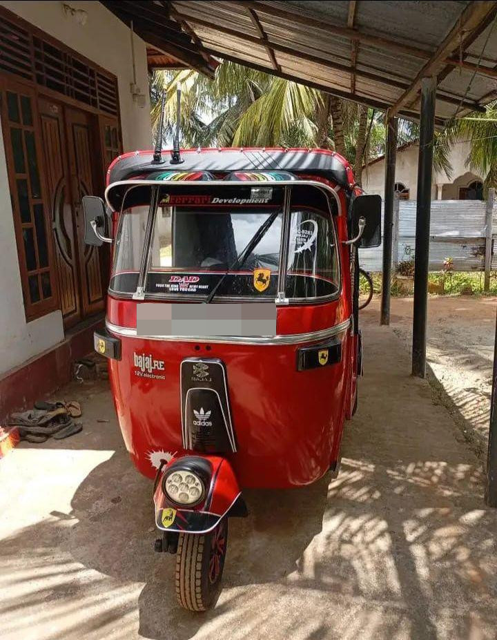 Bajaj Three Wheel 2005 ads-image-1