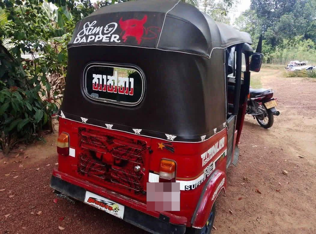 Bajaj Three Wheel 2000 - භාවිතා කරන ලද ත්‍රිරෝද රථය sale in Sri Lanka - patpat.lk