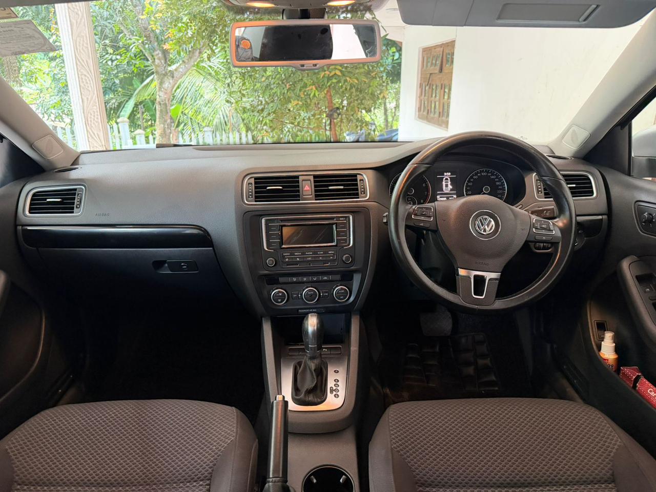 Volkswagen Jetta 2016 - பயன்படுத்தப்பட்டது கார் sale in Sri Lanka - patpat.lk