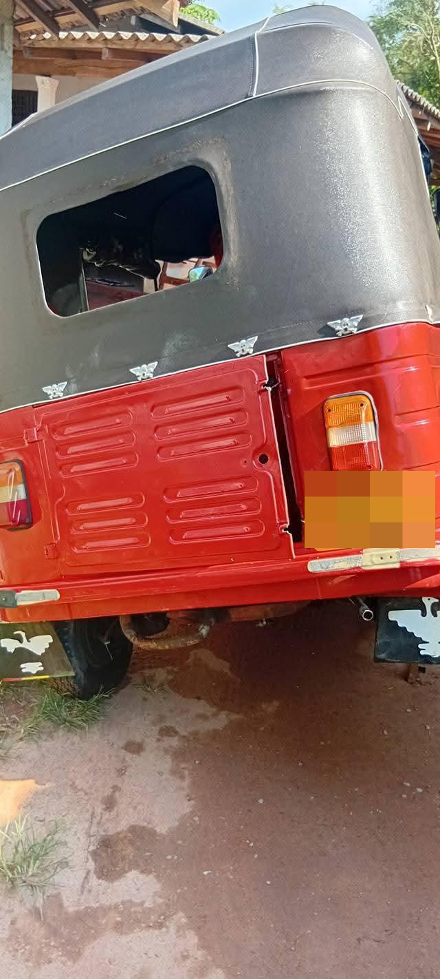 Bajaj Three Wheel 2003 - பயன்படுத்தப்பட்டது முச்சக்கர வண்டி sale in Sri Lanka - patpat.lk
