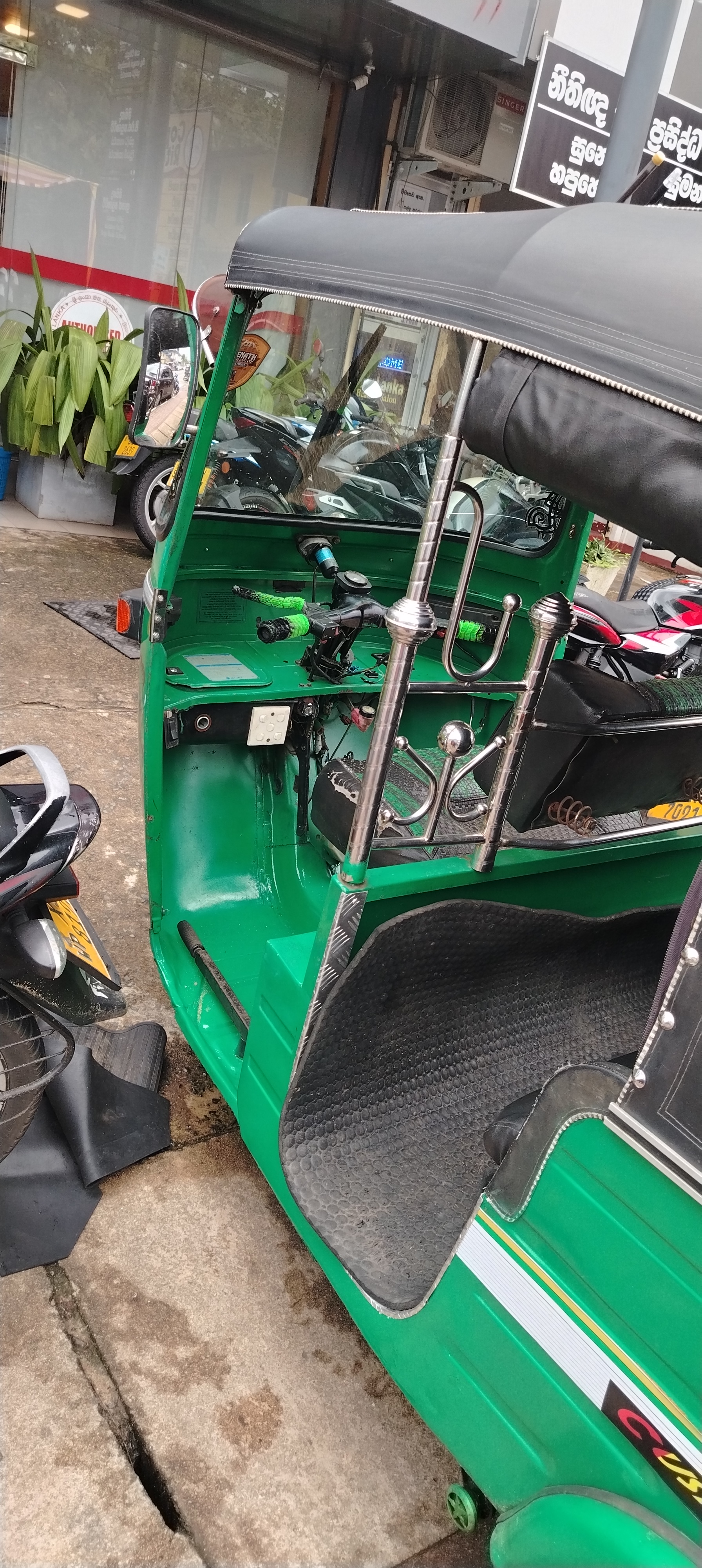 Bajaj 2 stroke 2006 - பயன்படுத்தப்பட்டது முச்சக்கர வண்டி sale in Sri Lanka - patpat.lk