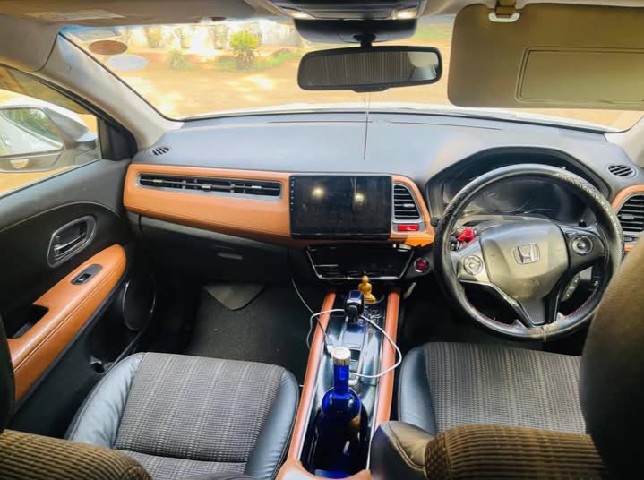 Honda Vezel 2014 - பயன்படுத்தப்பட்டது SUV sale in Sri Lanka - patpat.lk