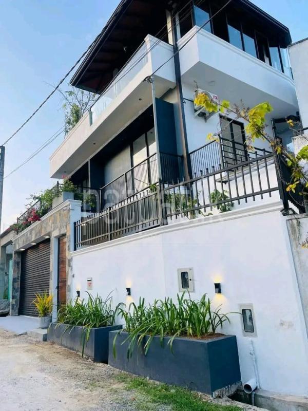 House for Sale in Athurugiriya ads-image-1