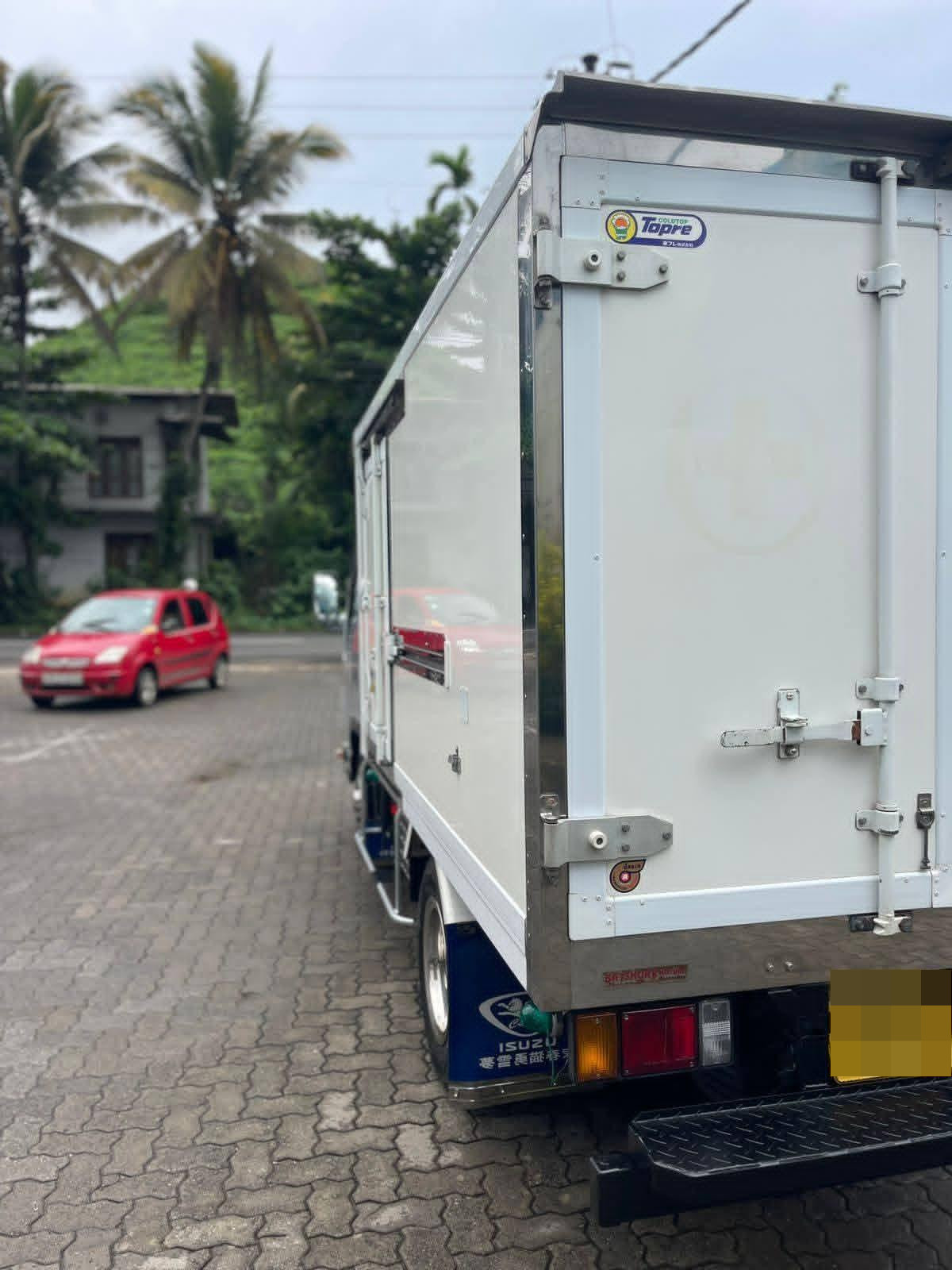 Isuzu ELF 2017 - பயன்படுத்தப்பட்டது டிரக் sale in Sri Lanka - patpat.lk