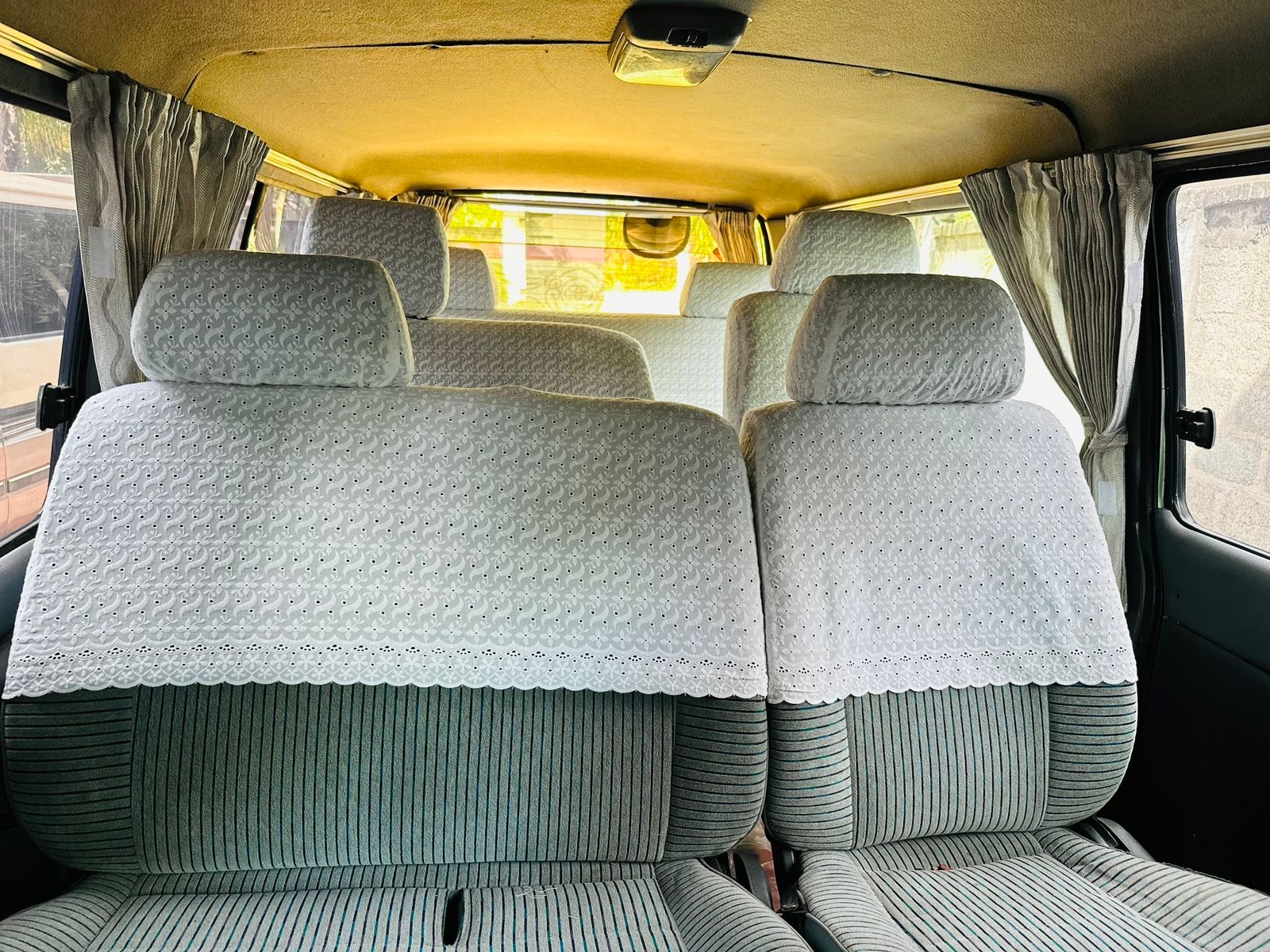 Toyota Super GL 2002 - பயன்படுத்தப்பட்டது வேன் sale in Sri Lanka - patpat.lk
