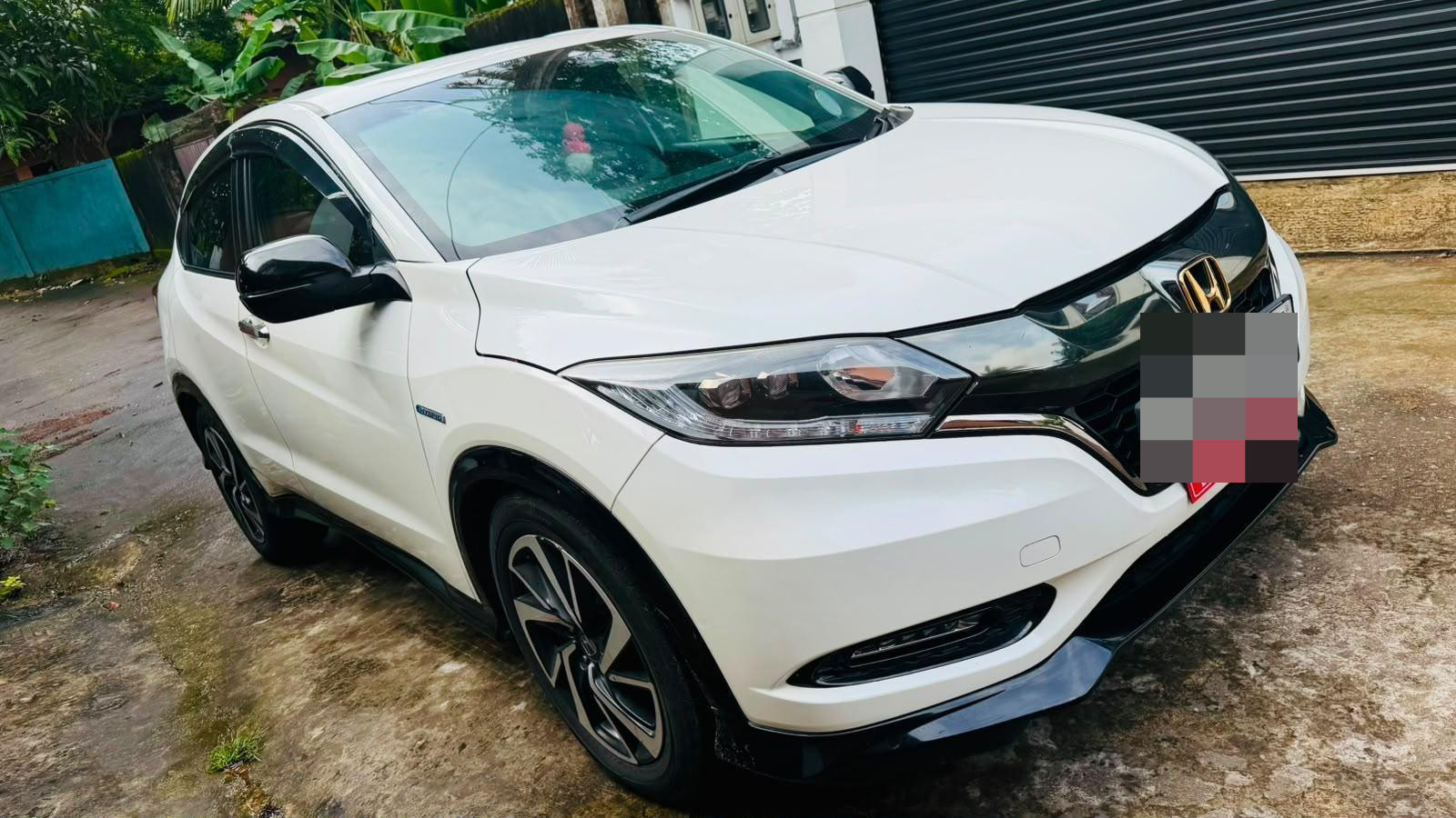 Honda Vezel 2017 - භාවිතා කරන ලද SUV රථය sale in Sri Lanka - patpat.lk