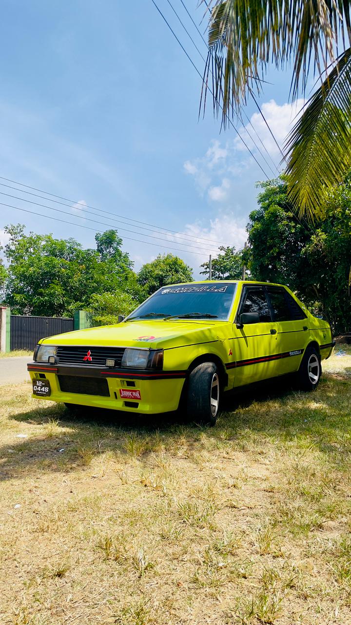Mitsubishi 4DR5 1983 - பயன்படுத்தப்பட்டது கார் sale in Sri Lanka - patpat.lk