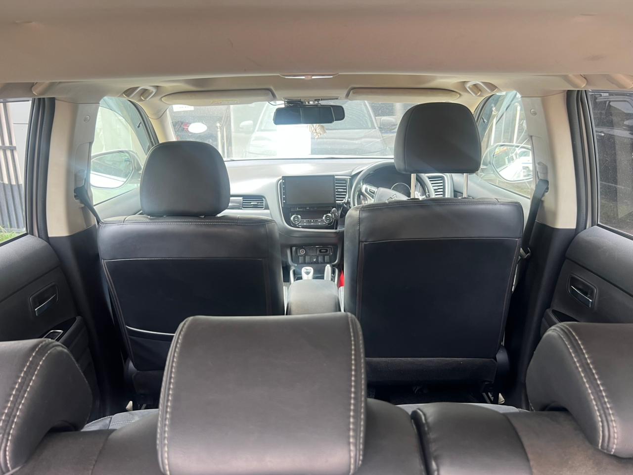 Mitsubishi Outlander 2016 - பயன்படுத்தப்பட்டது SUV sale in Sri Lanka - patpat.lk
