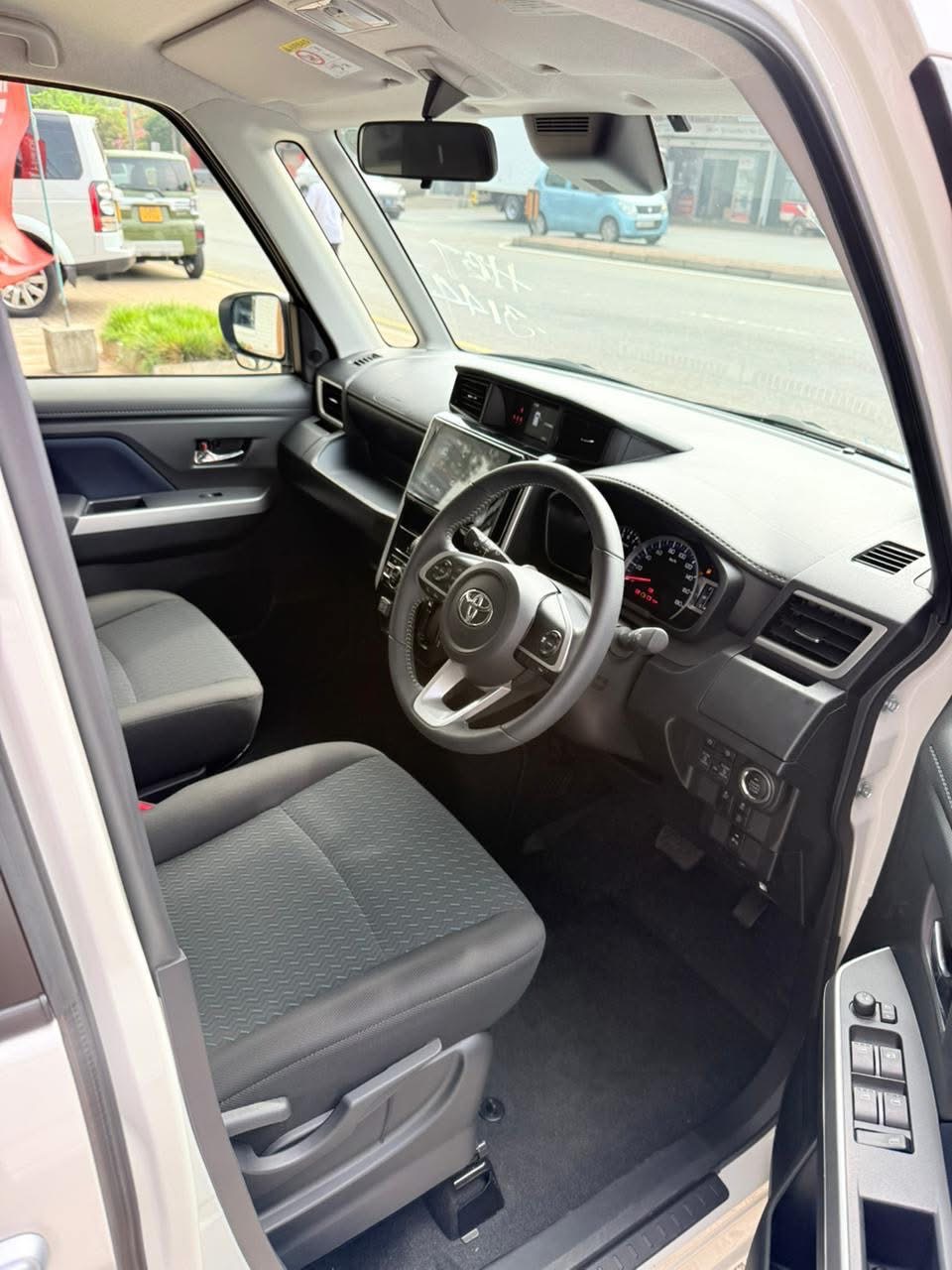 Toyota Roomy 2025 - சான்றளிக்கப்பட்டது வேன் sale in Sri Lanka - patpat.lk