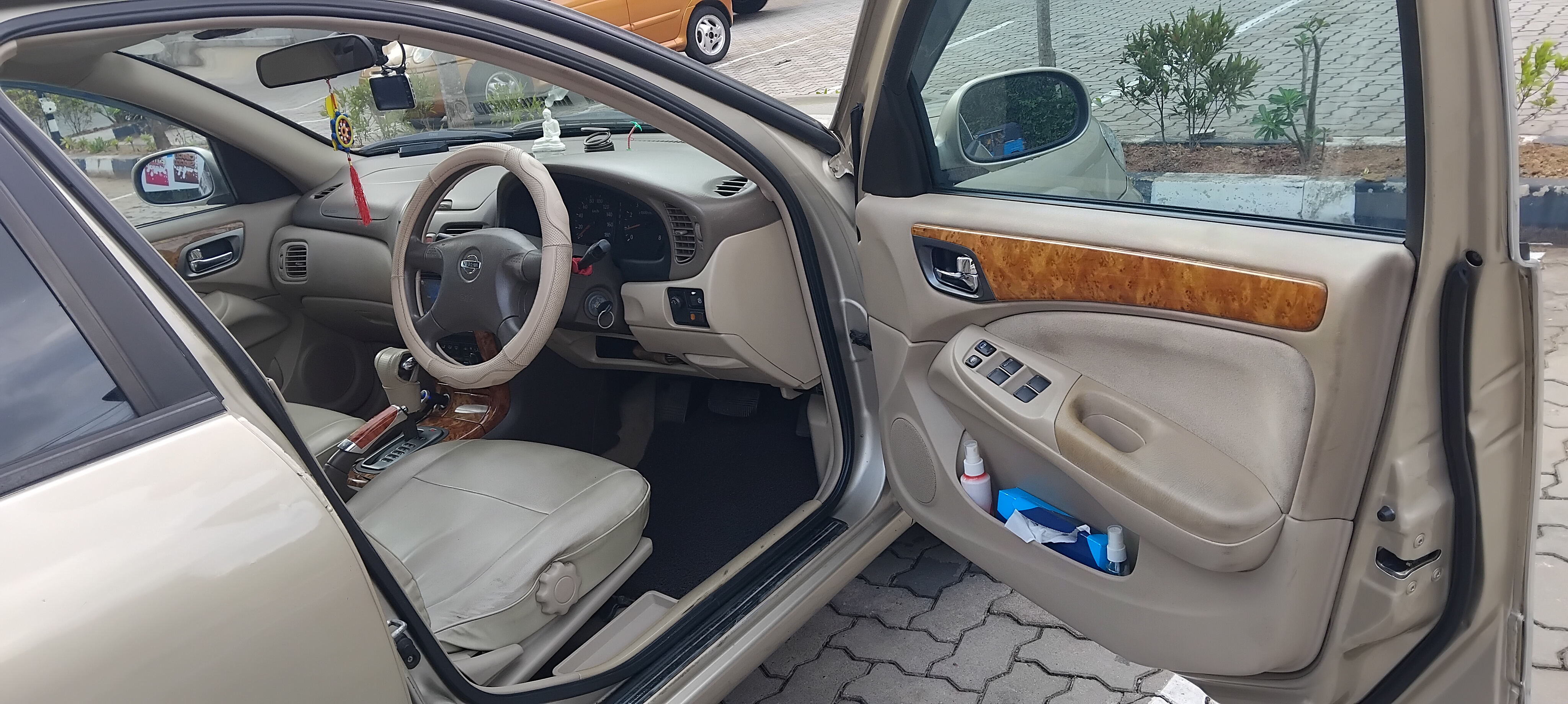 Nissan Bluebird 2002 - பயன்படுத்தப்பட்டது கார் sale in Sri Lanka - patpat.lk
