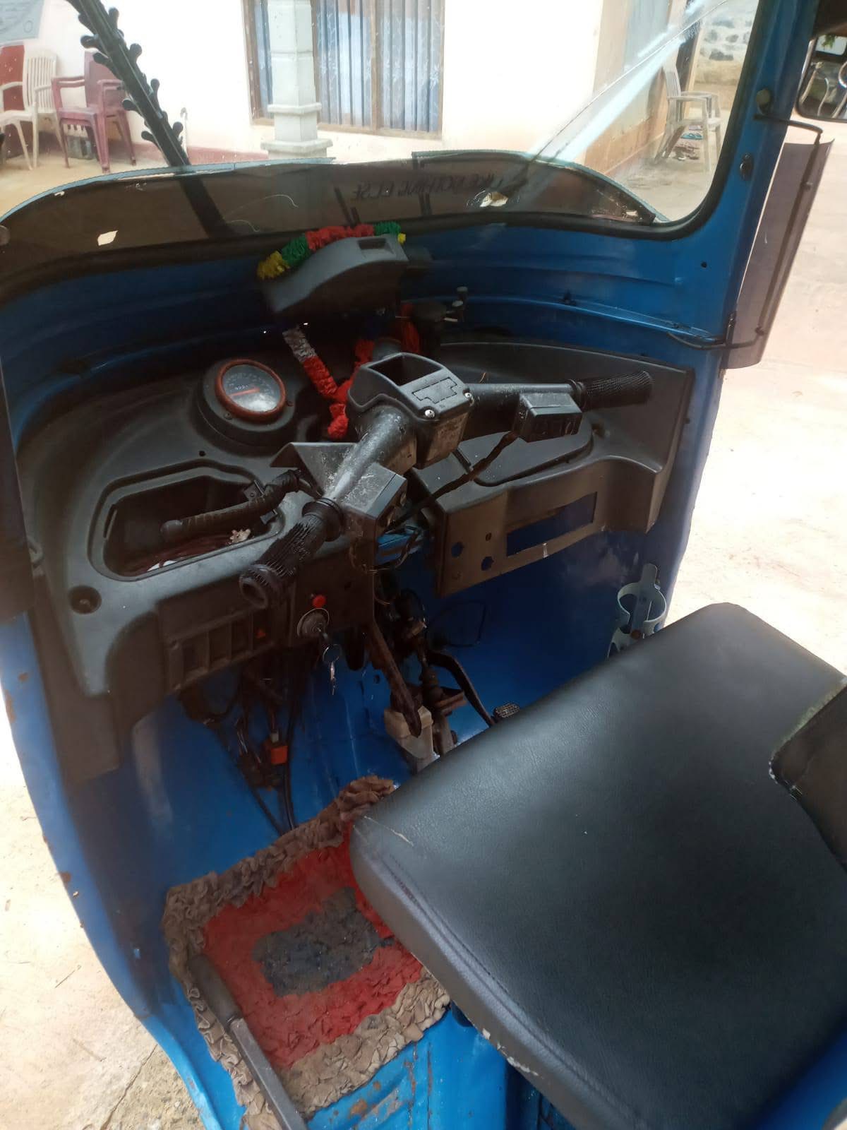 Bajaj Three Wheel 2011 - Used Three wheeler sale in Sri Lanka - patpat.lk