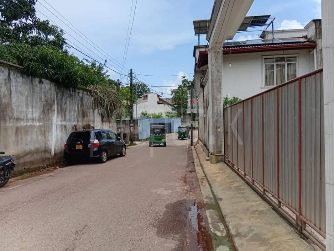 Residential Land for Sale in Talawatugoda