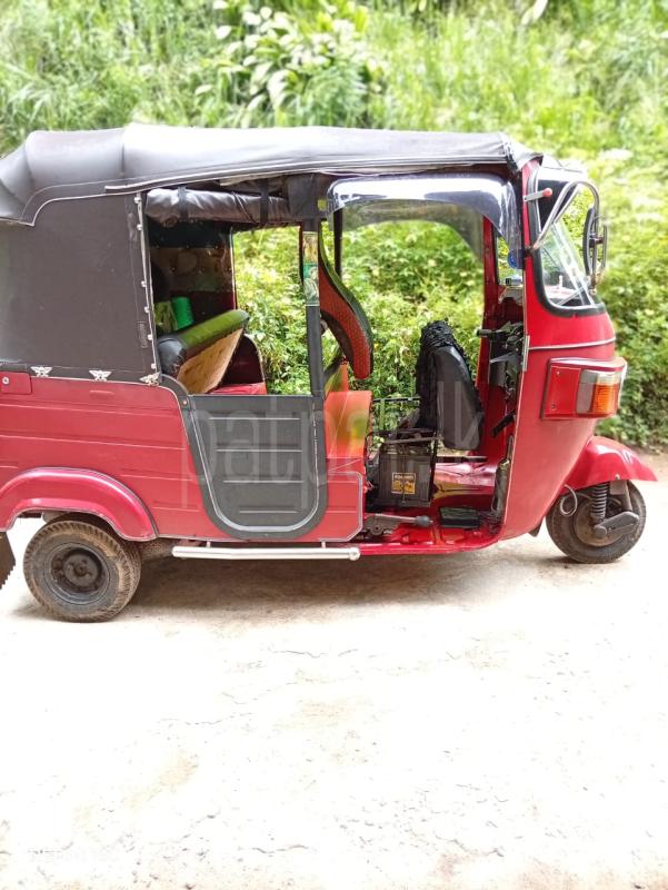 Bajaj Three Wheel 2015 - பயன்படுத்தப்பட்டது முச்சக்கர வண்டி sale in Sri Lanka - patpat.lk