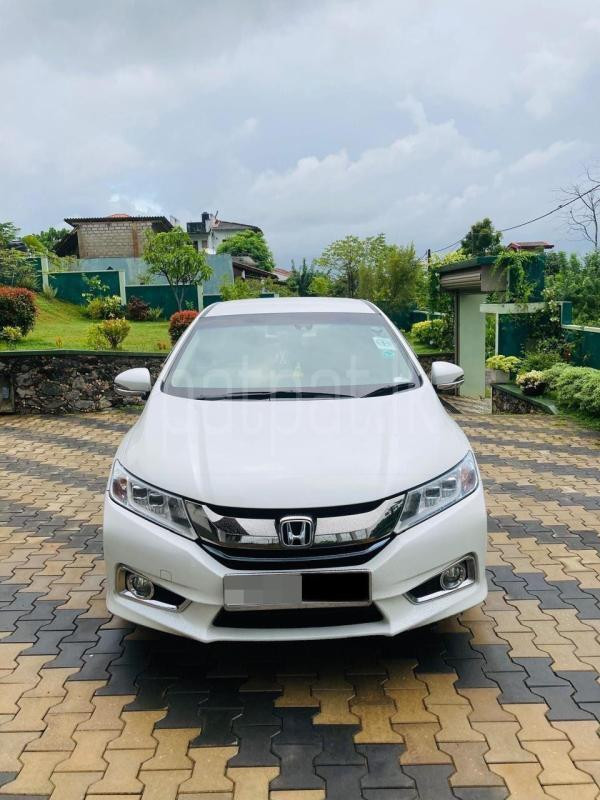 Honda Grace 2017 - பயன்படுத்தப்பட்டது கார் sale in Sri Lanka - patpat.lk