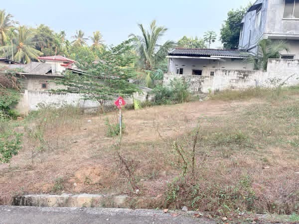 Residential Land for Sale in Kadawatha ads-image-1