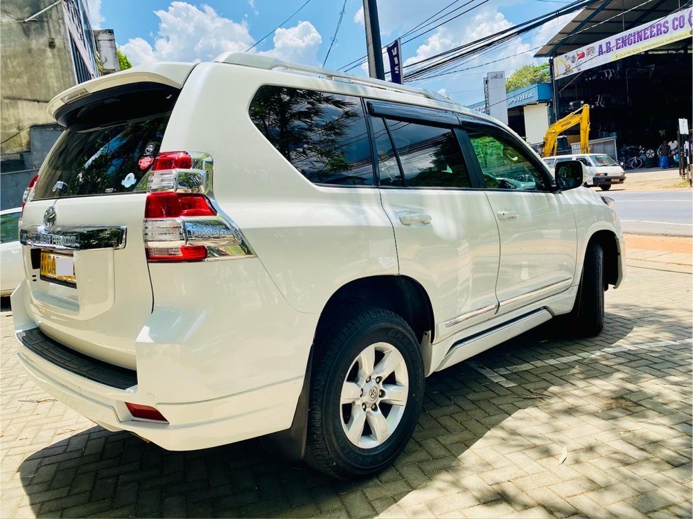 Toyota Land Cruiser Prado 2015 - Used SUV sale in Sri Lanka - patpat.lk