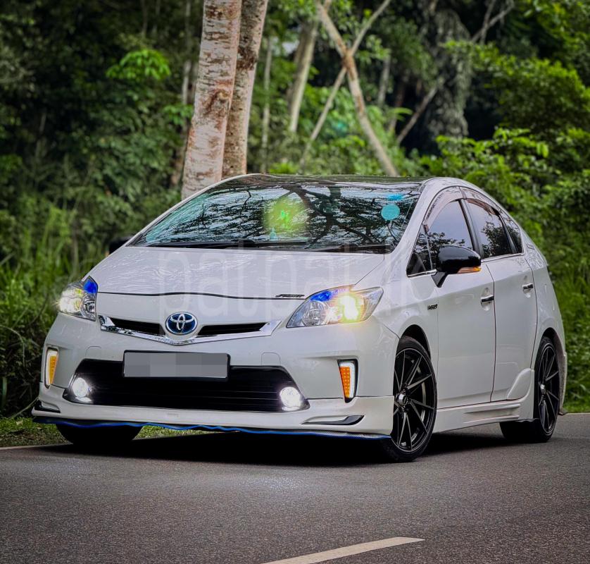 Toyota Prius 2012 - භාවිතා කරන ලද කාර් sale in Sri Lanka - patpat.lk